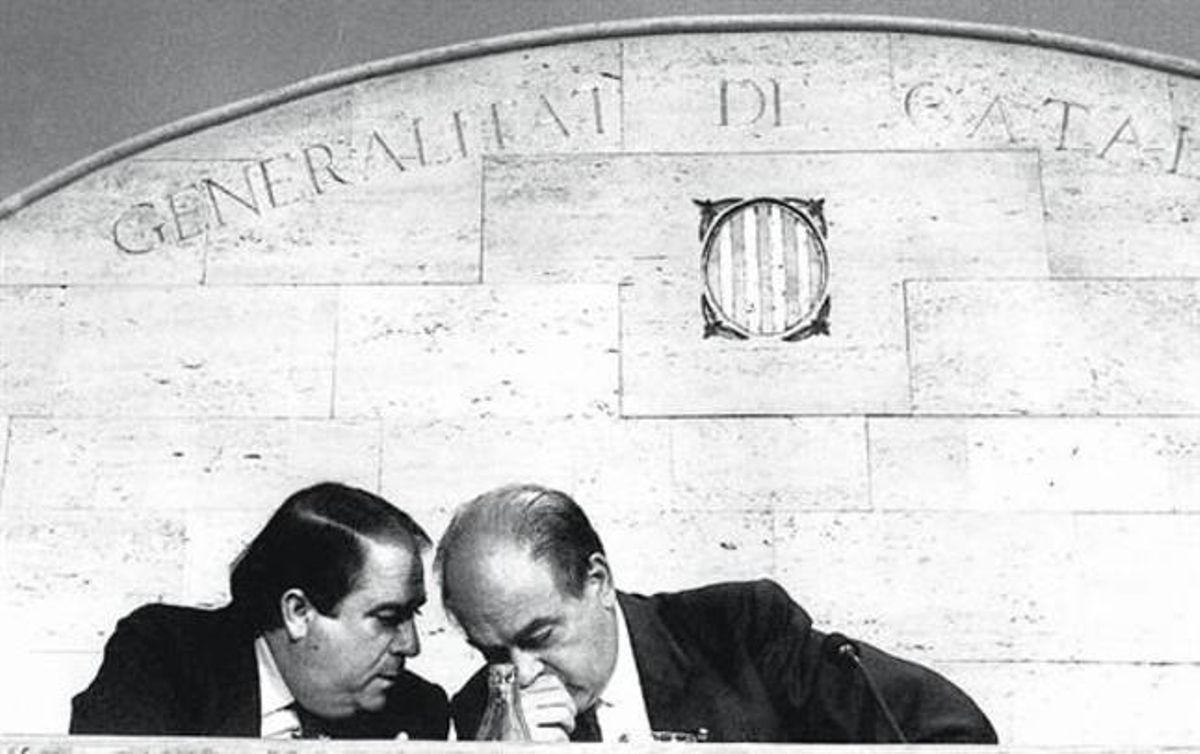 Jordi Pujol conversa con Lluís Prenafeta, en el Palau de la Generalitat, en septiembre de 1989. Jordi Pujol conversa con Lluís Prenafeta, en el Palau de la Generalitat, en septiembre de 1989.