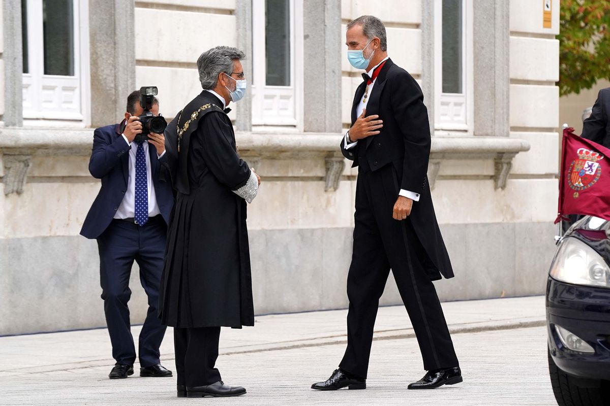 El rei als polítics després del discurs de Lesmes: «Us ha llegit la cartilla a tots» El rei als polítics després del discurs de Lesmes: «Us ha llegit la cartilla a tots»