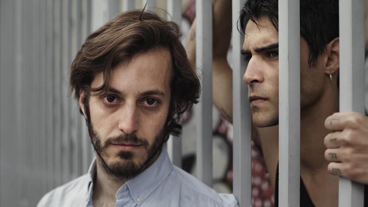 Pablo Gómez-Pando (izquierda) y Pablo Espinosa en ’Tebas Land’, dirigida por Natalia Menéndez. Pablo Gómez-Pando (izquierda) y Pablo Espinosa en ’Tebas Land’, dirigida por Natalia Menéndez.