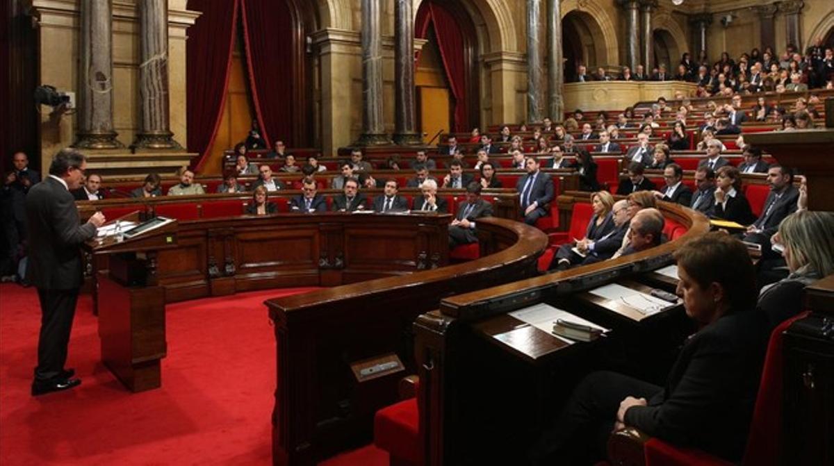 Artur Mas, en la tribuna del Parlament durant el debat d’investidura del 20 de desembre del 2012.