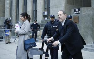 Harvey Weinstein, acusado en Reino Unido de un doble abuso sexual