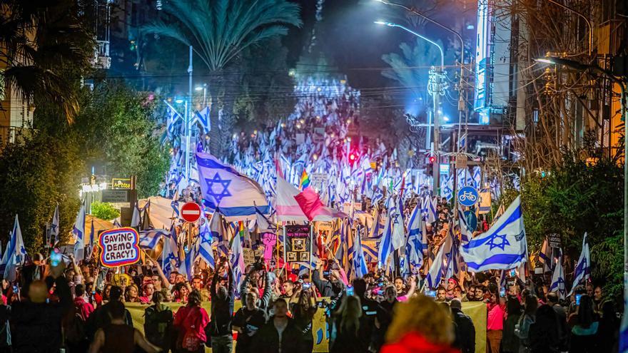 Hasta 650 reservistas israelís cesan sus entrenamientos en protesta contra Netanyahu