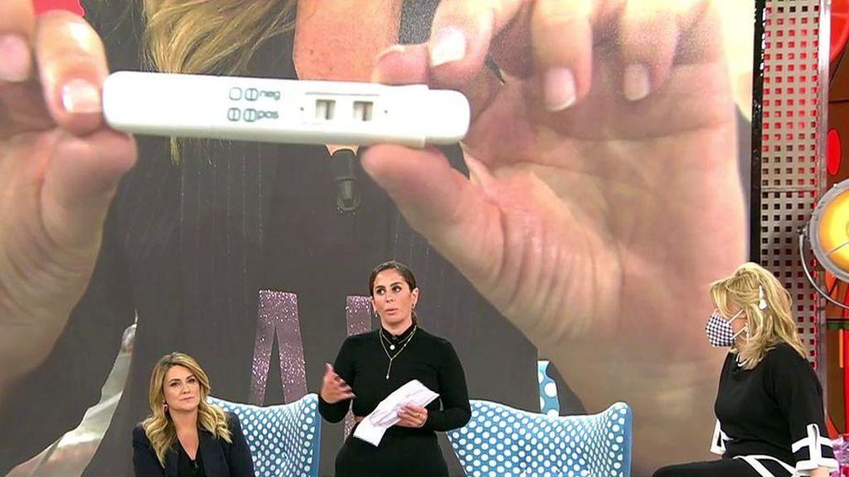 Anabel Pantoja junto a Carlota Corredera tras conocerse el resultado de la prueba de embarazo en ’Sálvame’ Anabel Pantoja junto a Carlota Corredera tras conocerse el resultado de la prueba de embarazo en ’Sálvame’