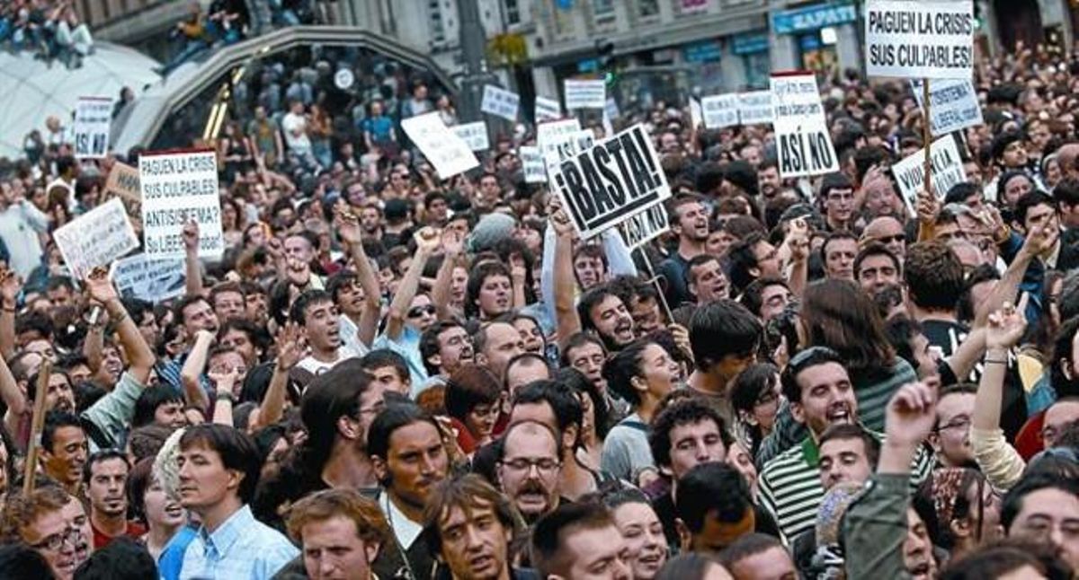 Concentración de protesta en la Puerta del Sol de Madrid, ayer. Concentración de protesta en la Puerta del Sol de Madrid, ayer.