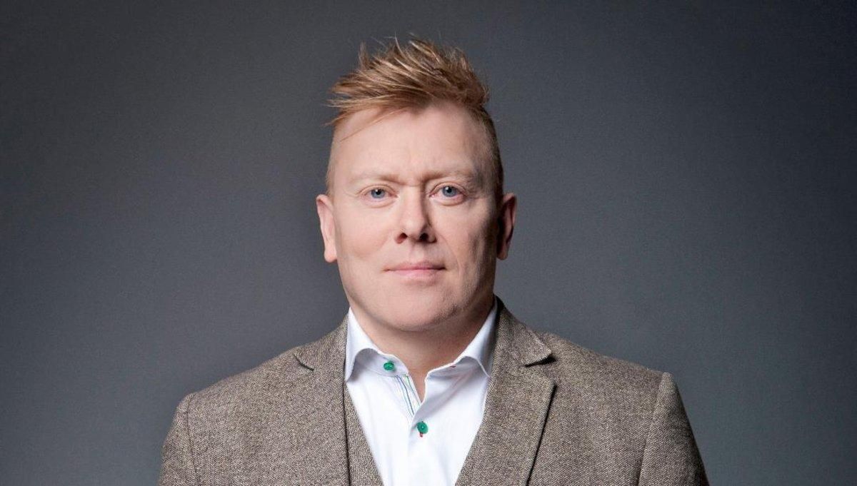 Jón Gnarr, un humorista que creó el Partido Mejor y ganó las elecciones. Jón Gnarr, un humorista que creó el Partido Mejor y ganó las elecciones.