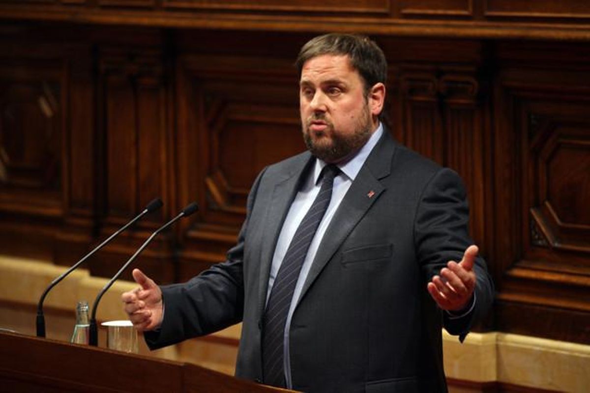 El líder de ERC, Oriol Junqueras, en el debate de investidura de Mas en el Parlament, el 20 de diciembre pasado. El líder de ERC, Oriol Junqueras, en el debate de investidura de Mas en el Parlament, el 20 de diciembre pasado.