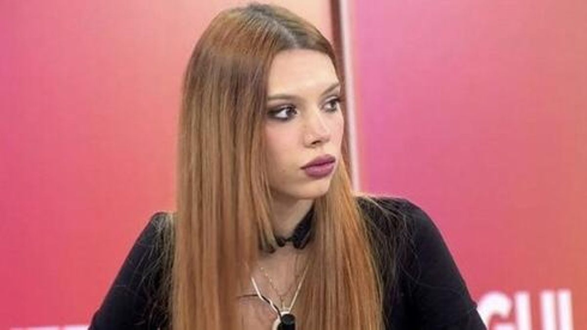 Alejandra Rubio, tajante con Kiko Hernández: "Espero que no esté más en casa de mi abuela" Alejandra Rubio, tajante con Kiko Hernández: "Espero que no esté más en casa de mi abuela"