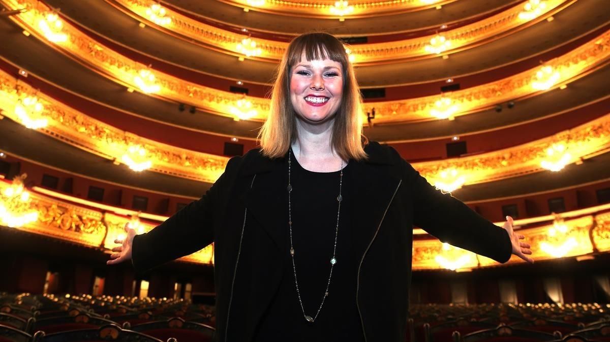 Jessica Pratt, encantada en la platea del Gran Teatre del Liceu donde el público la verá debutar en ’L’elisir d’amore’, de Donizetti. Jessica Pratt, encantada en la platea del Gran Teatre del Liceu donde el público la verá debutar en ’L’elisir d’amore’, de Donizetti.