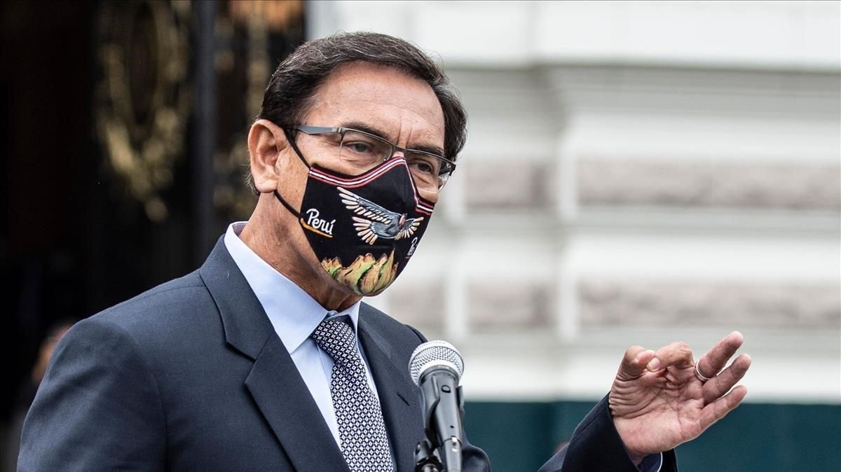 El Congrés peruà destitueix el president Vizcarra per corrupció El Congrés peruà destitueix el president Vizcarra per corrupció