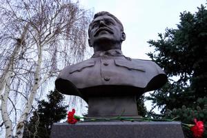 El nuevo busto de Stalin desvelado en la ciudad de Volgogrado.