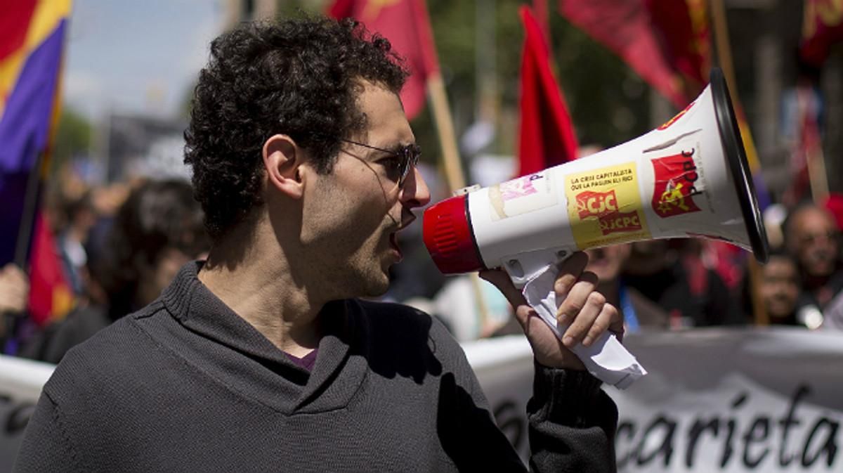 Un manifestante durante el Primero de Mayo del 2016 en Barcelona. Un manifestante durante el Primero de Mayo del 2016 en Barcelona.