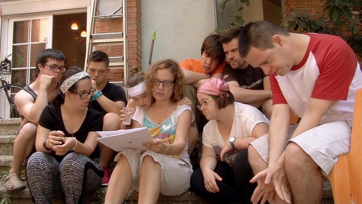 La actriz y directora Mireia Ros con los protagonistas del filme. La actriz y directora Mireia Ros con los protagonistas del filme.