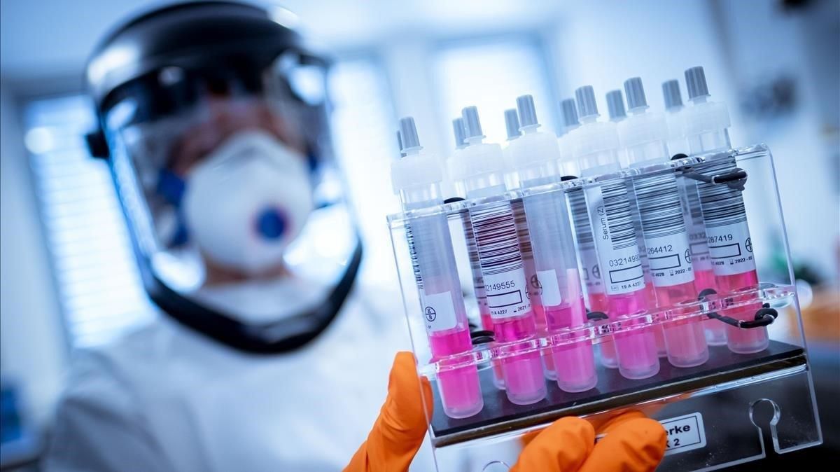 Europa anuncia la compra de 400 millones de dosis de una vacuna para el covid-19 en pruebas Europa anuncia la compra de 400 millones de dosis de una vacuna para el covid-19 en pruebas