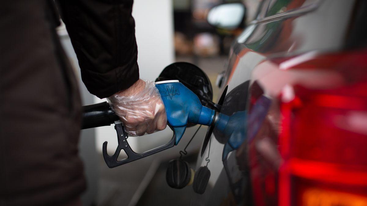 ¿Com es pot saber si una gasolinera aplica el descompte en el preu de la gasolina?