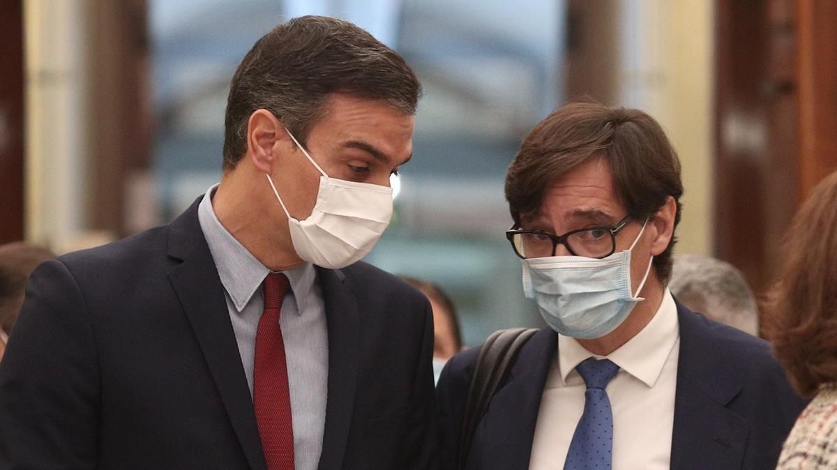 Sánchez conversa con Illa. Sánchez conversa con Illa.