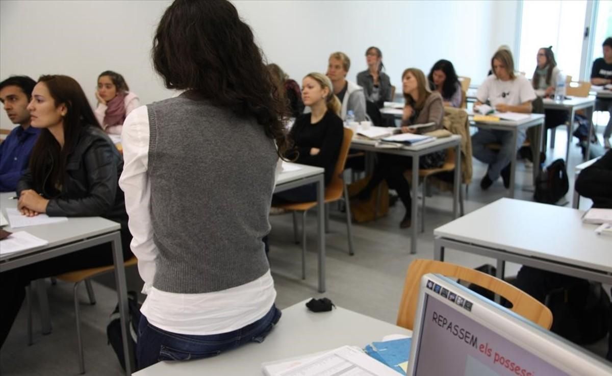 Una clase con alumnos del programa Erasmus en la Universitat Pompeu Fabra (UPF) de Barcelona. Una clase con alumnos del programa Erasmus en la Universitat Pompeu Fabra (UPF) de Barcelona.