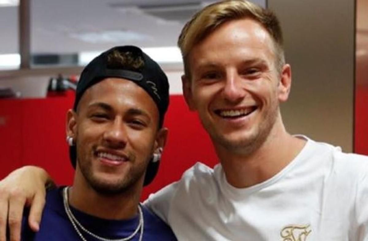 Neymar visita l'entrenament del Barça Neymar visita l'entrenament del Barça