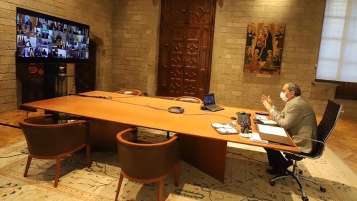 Quim Torra, durante su reunión telemática con el presidente del Gobierno, Pedro Sánchez, y los demás mandatarios autonómicos, este 4 de septiembre. Quim Torra, durante su reunión telemática con el presidente del Gobierno, Pedro Sánchez, y los demás mandatarios autonómicos, este 4 de septiembre.