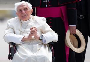 La Iglesia ensalza la figura de Benedicto XVI ante el deterioro de su salud
