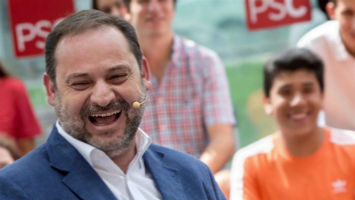 El ministro de Fomento, José Luís Ábalos, en un acto de los socialistas catalanes en L’Hospitalet de Llobregat, este sábado. El ministro de Fomento, José Luís Ábalos, en un acto de los socialistas catalanes en L’Hospitalet de Llobregat, este sábado.