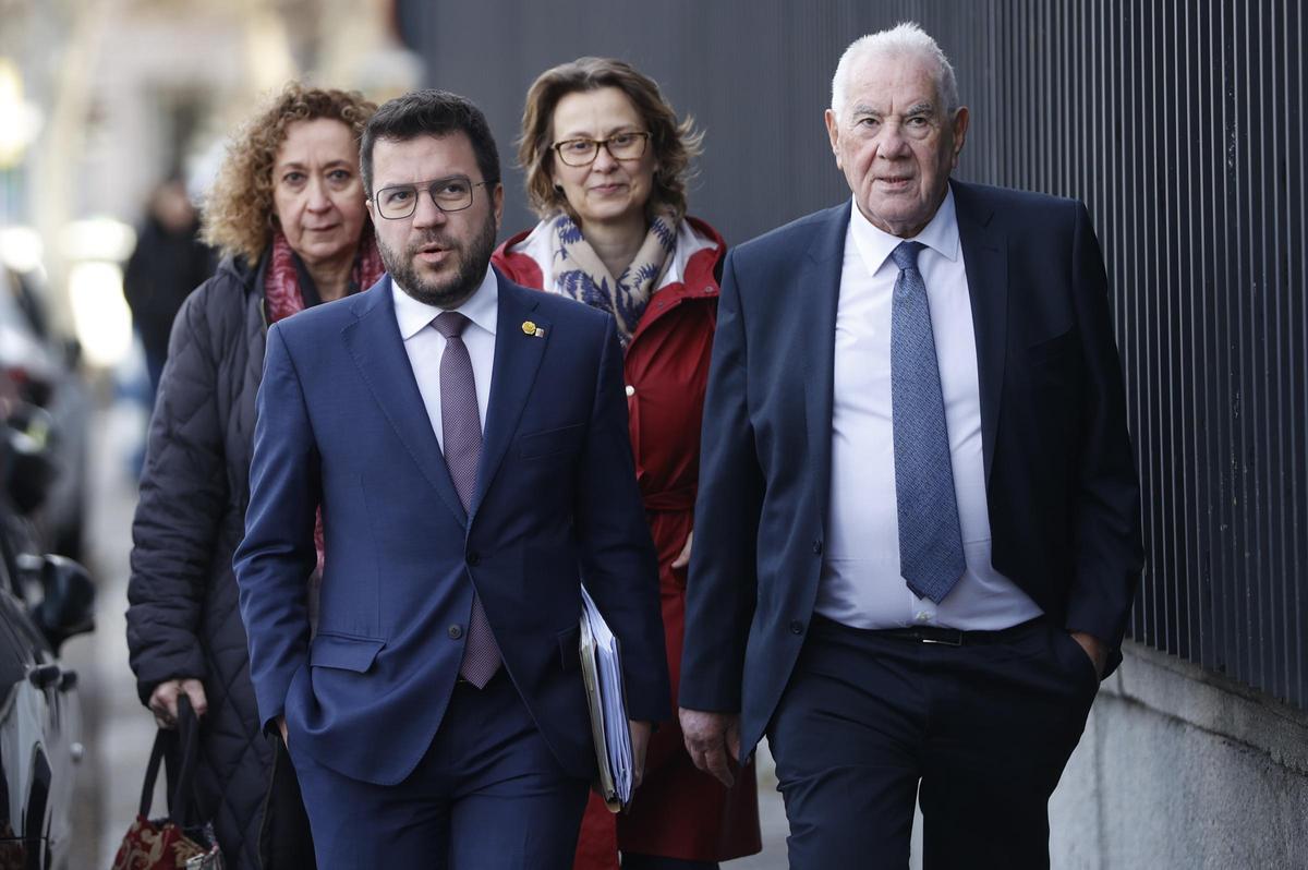 Aragonès demana a la missió europea sobre Pegasus que investigui la «guerra bruta» contra l’independentisme Aragonès demana a la missió europea sobre Pegasus que investigui la «guerra bruta» contra l’independentisme