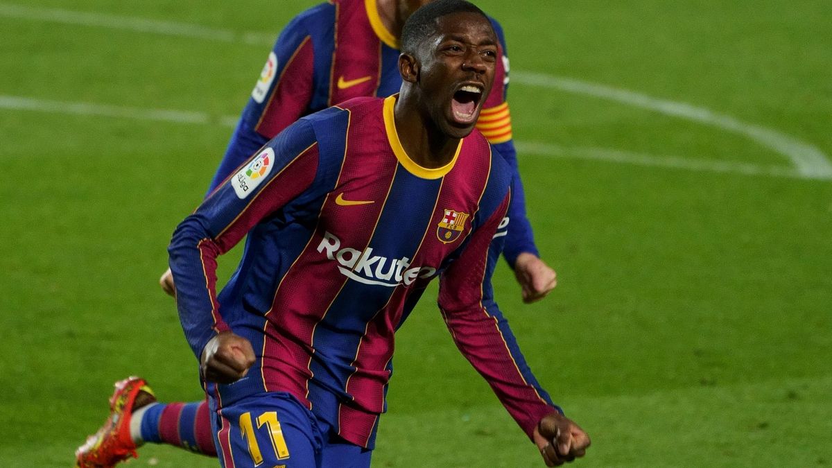 Dembélé corre eufórico después de anotar el 1-0 sobre el Valladolid. Dembélé corre eufórico después de anotar el 1-0 sobre el Valladolid.