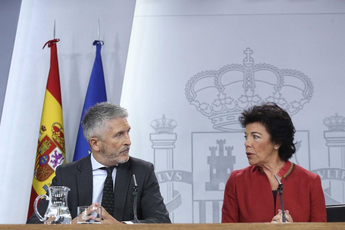 El Govern demana a Iglesias que no s'alineï amb «les tres dretes» El Govern demana a Iglesias que no s'alineï amb «les tres dretes»