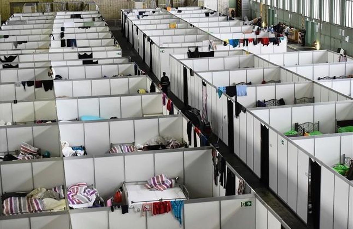 Módulos prefabricados en el viejo aeropuerto berlinés de Tempelhof para acoger a los refugiados. Módulos prefabricados en el viejo aeropuerto berlinés de Tempelhof para acoger a los refugiados.