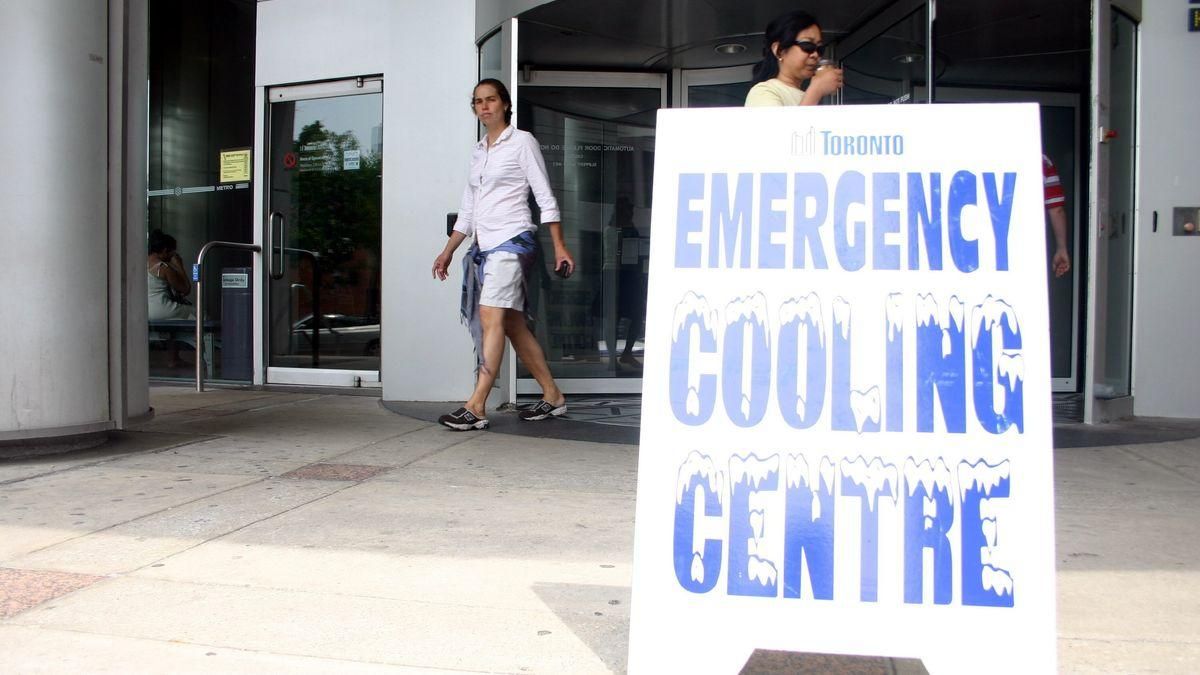 Un centro de refrigeración en Canadá para proteger a la población de la ola de calor. Un centro de refrigeración en Canadá para proteger a la población de la ola de calor.