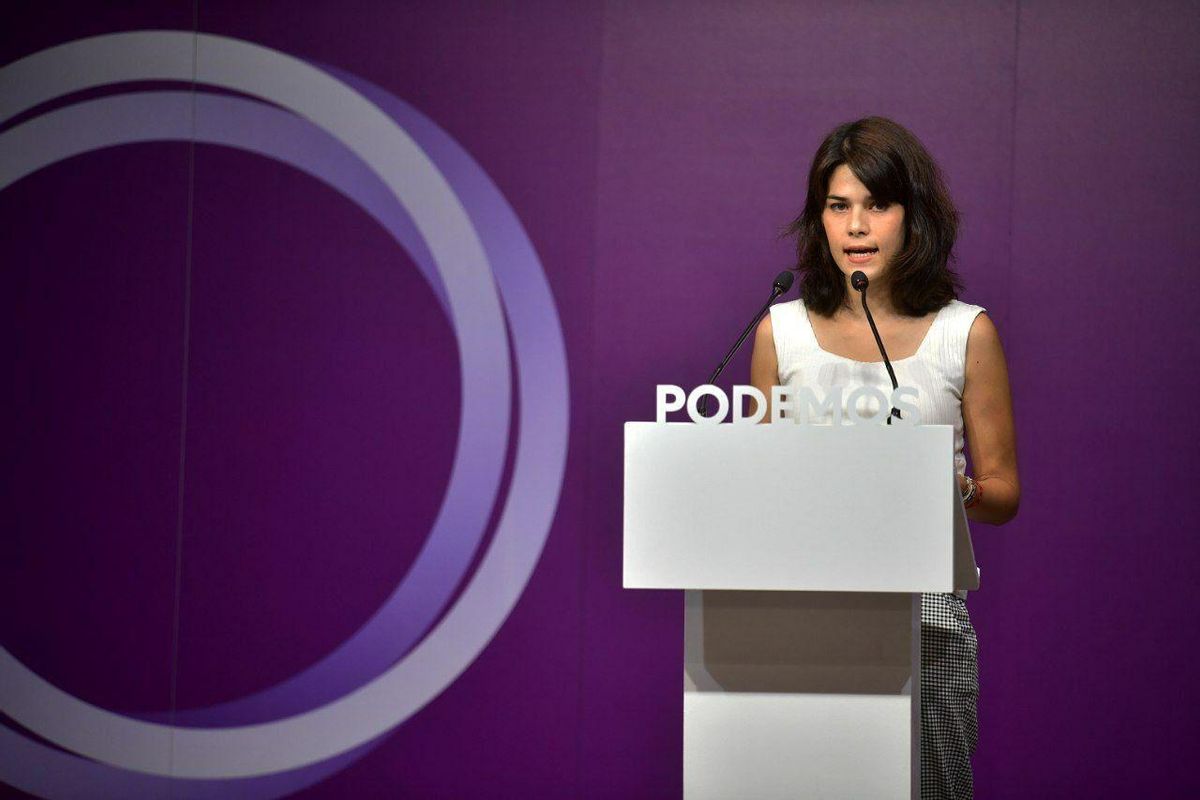 La portavoz de Podemos, Isa Serra, durante una rueda de prensa este lunes La portavoz de Podemos, Isa Serra, durante una rueda de prensa este lunes