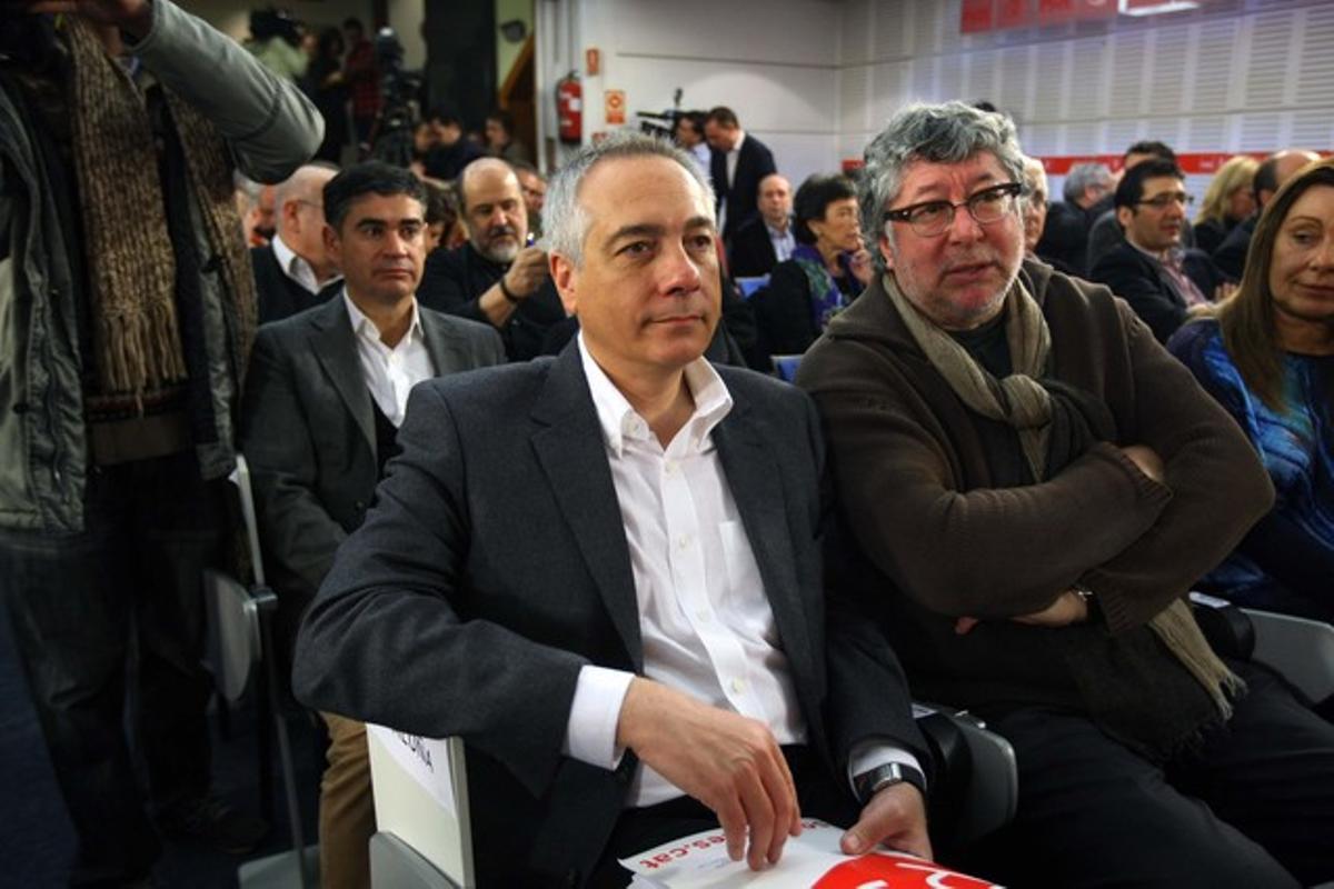 Pere Navarro (izquierda), durante el comité federal del PSOE, este sábado en Madrid.