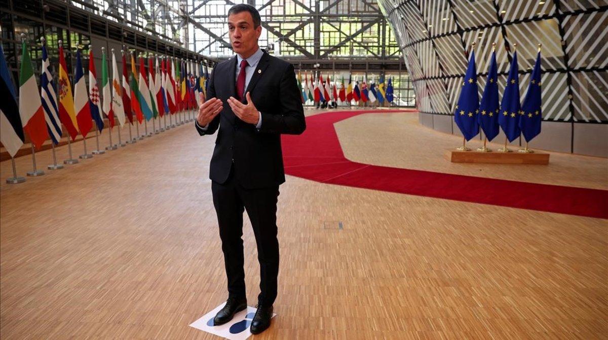 Sánchez, a su llegada hoy, lunes, a la cumbre europea que negocia el fondo de reconstrucción.