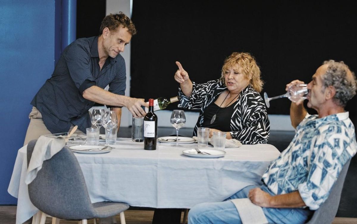 El Teatre Can Rajoler de Parets recibirá la comedia ‘Els gossos’. El Teatre Can Rajoler de Parets recibirá la comedia ‘Els gossos’.