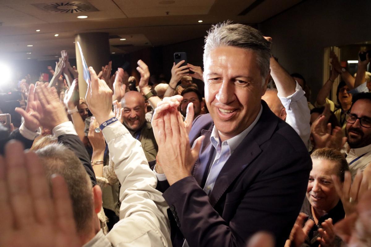 Xavier García Albiol celebra su victoria electoral en la sede del PP de Badalona