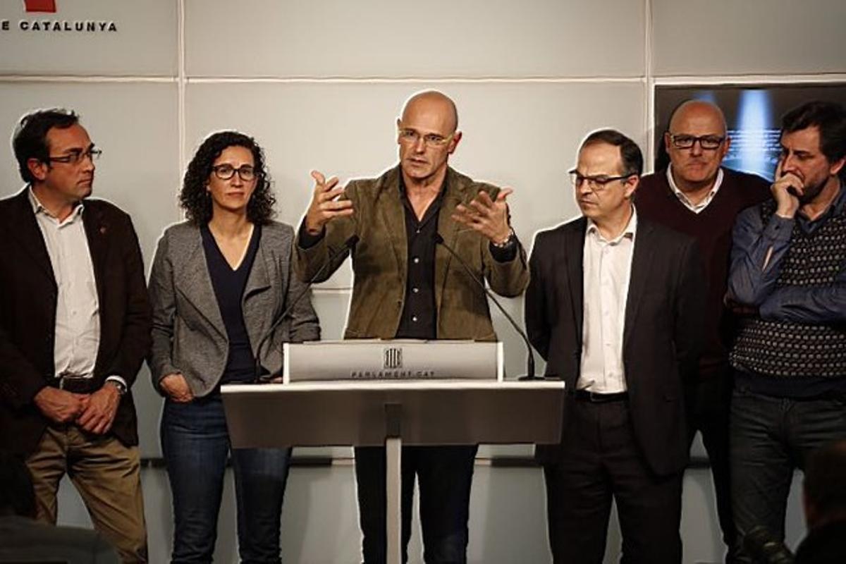 Rueda de prensa de Raül Romeva, de Junts pel Sí, en el Parlement de Catalunya tras anunciarse el preacuerdo con la CUP.