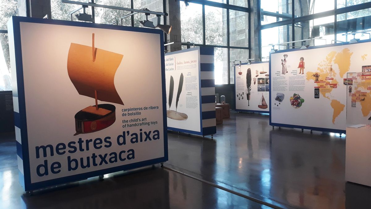 Aspecto general de ’Mestres d’aixa de butxaca’. Aspecto general de ’Mestres d’aixa de butxaca’.