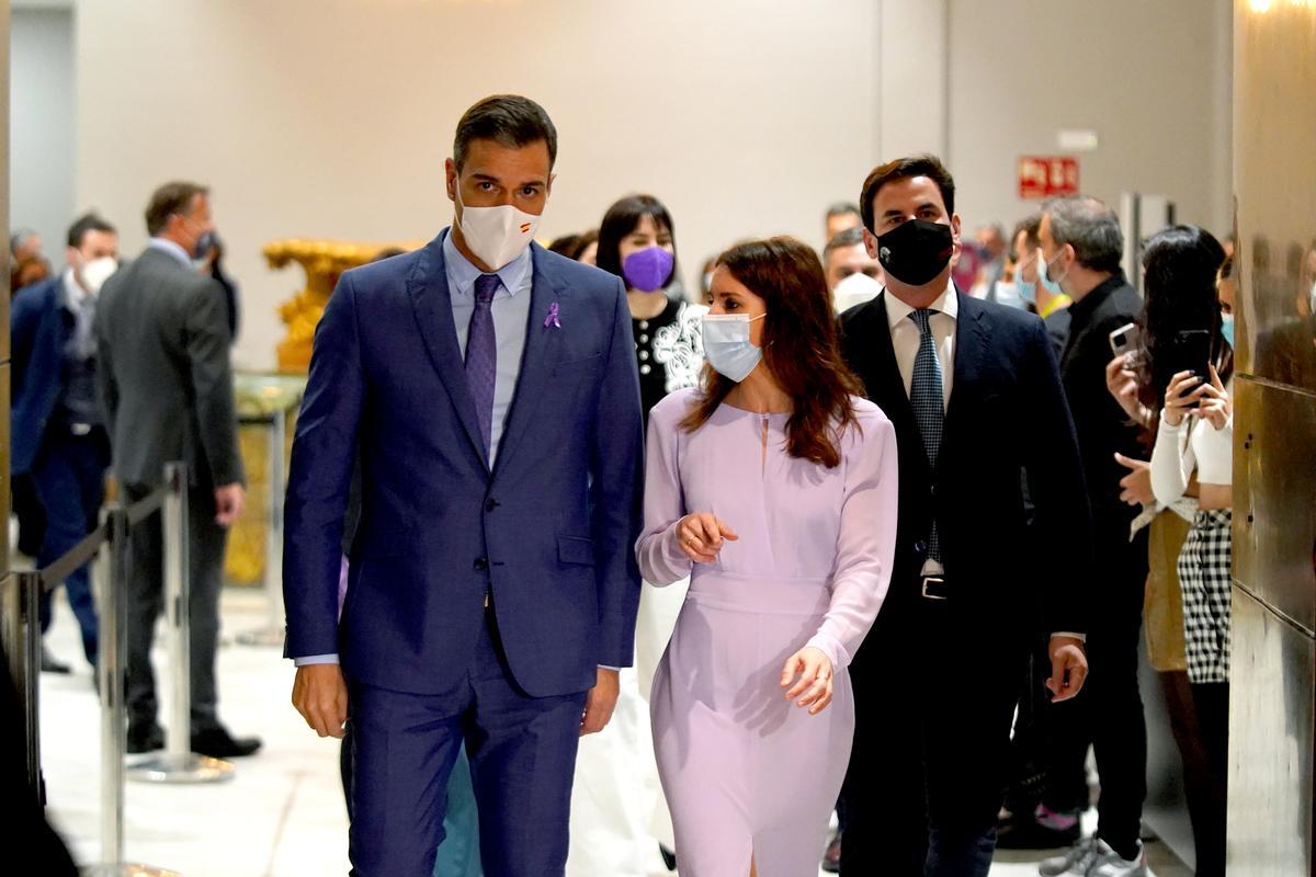  El presidente del Gobierno, Pedro Sánchez , y la ministra de Igualdad, Irene Montero.