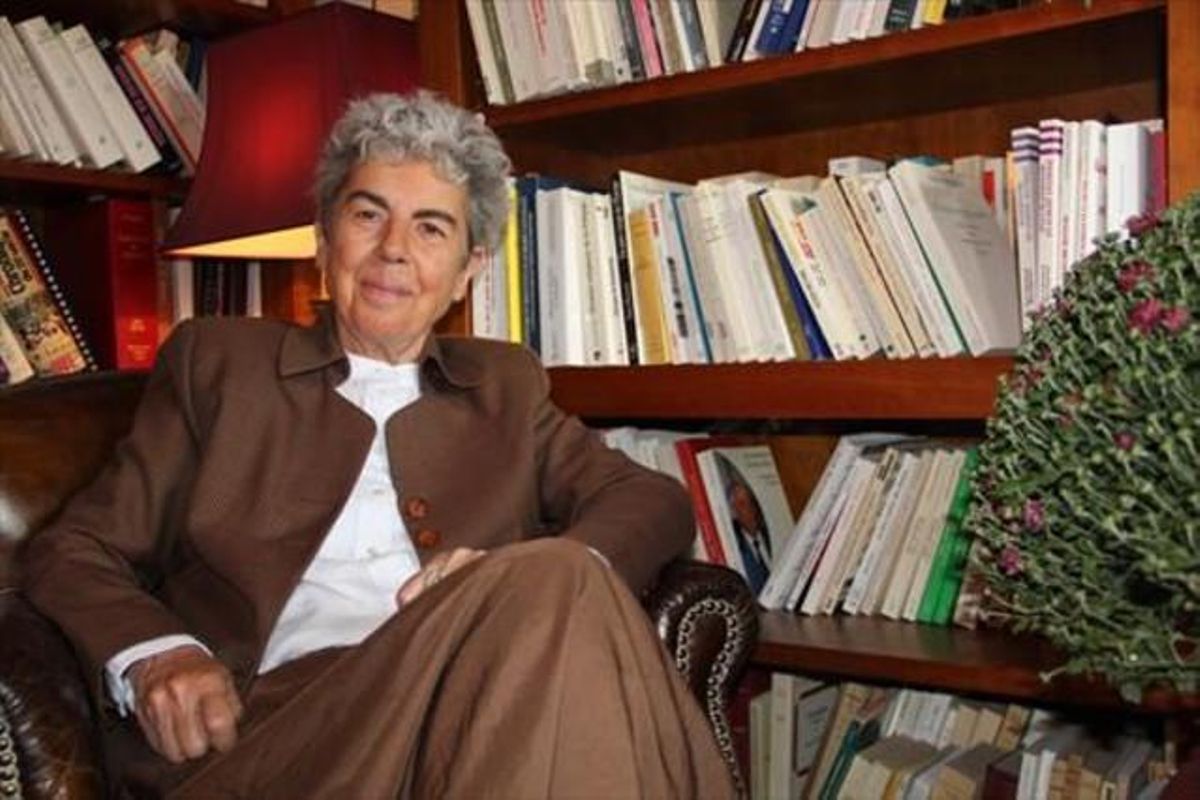 Chantal Delsol, en el despacho de su casa de París, el pasado martes. Chantal Delsol, en el despacho de su casa de París, el pasado martes.