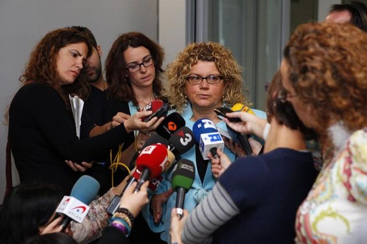 La ’exconsellera’ Marina Geli atiende a los medios, el pasado abril, en la Ciutat de la Justícia. La ’exconsellera’ Marina Geli atiende a los medios, el pasado abril, en la Ciutat de la Justícia.