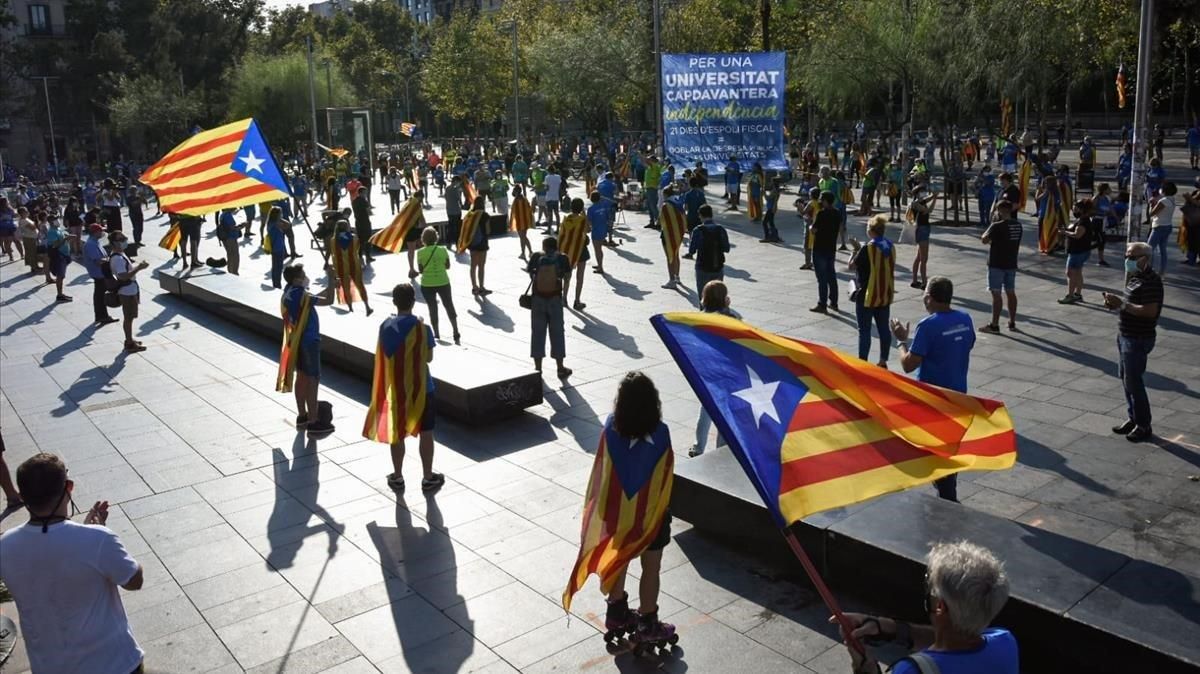 La Diada, marcada por la pandemia, en imatges La Diada, marcada por la pandemia, en imatges