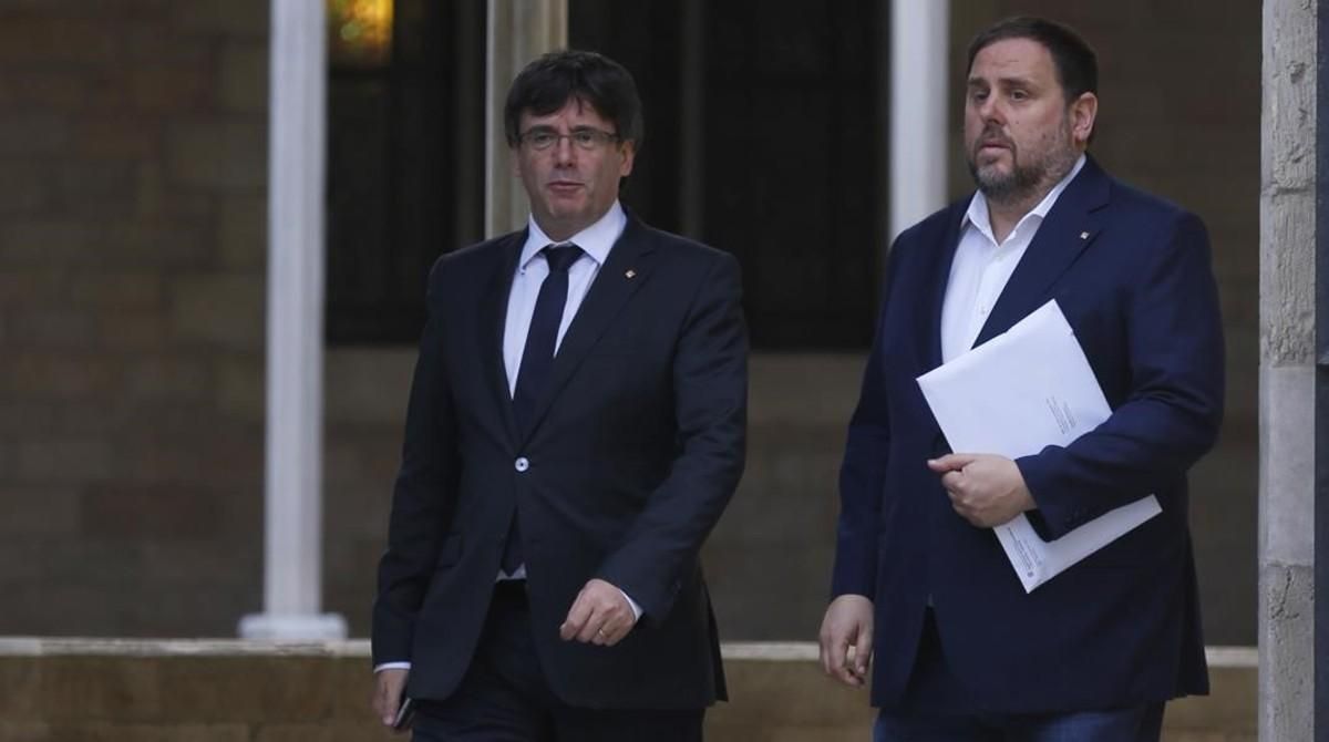 El ’president’, Carles Puigdemont, y el vicepresidente del Govern, Oriol Junqueras. El ’president’, Carles Puigdemont, y el vicepresidente del Govern, Oriol Junqueras.