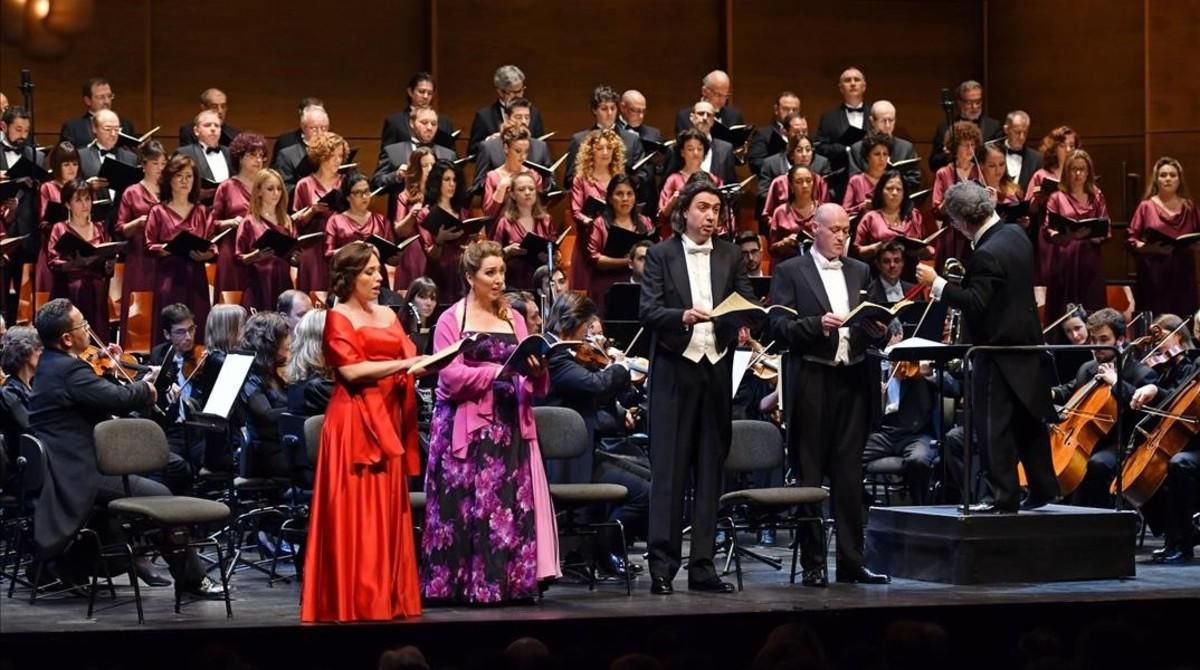 La orquesta y el coro del Gran Teatre del Liceu interpretan el ’Requiem’ de Mozart’. La orquesta y el coro del Gran Teatre del Liceu interpretan el ’Requiem’ de Mozart’.