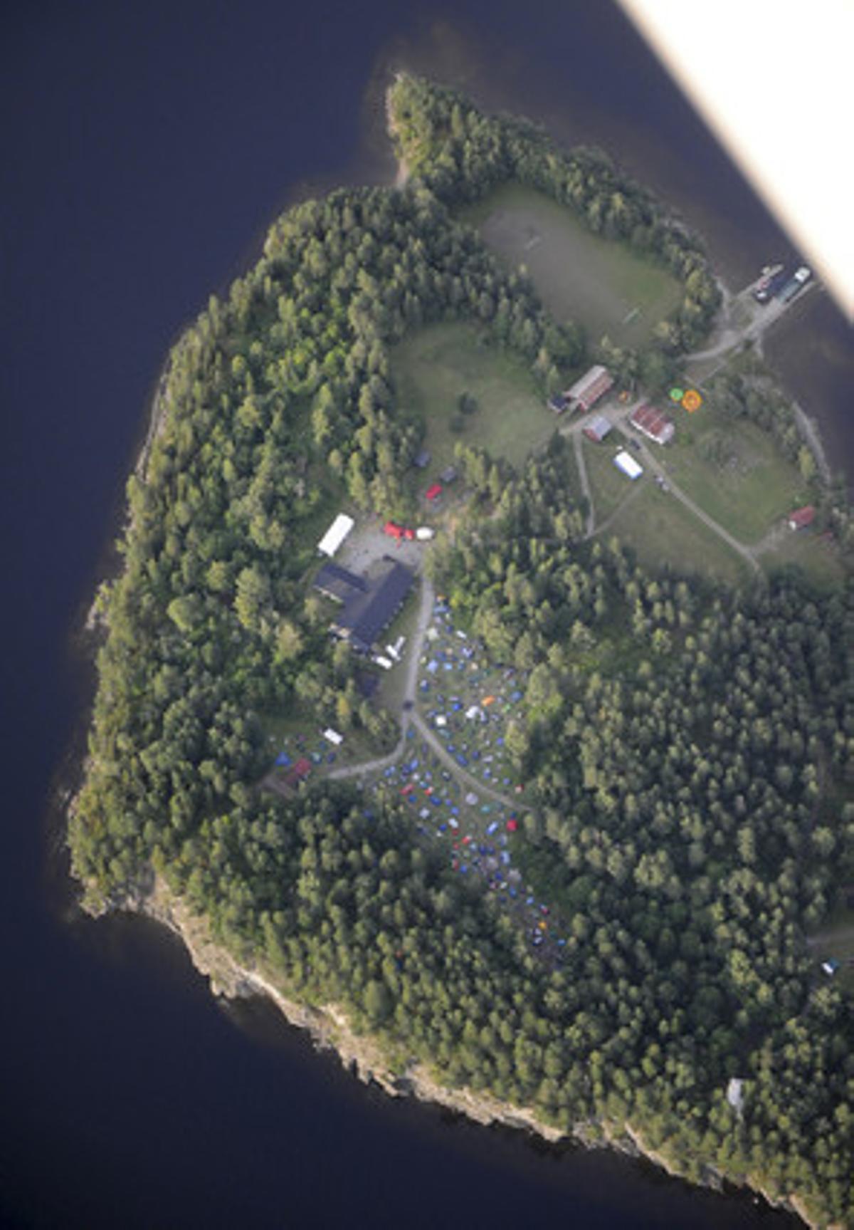 Breivik vuelve a Utoya para reconstruir la matanza