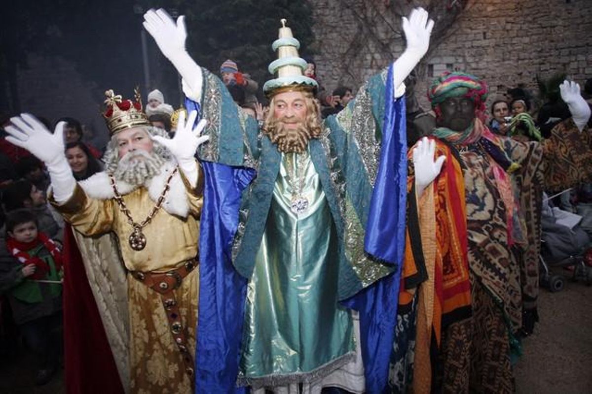 Llegada de los Reyes Magos a Girona, en la cabalgata del 2010. Llegada de los Reyes Magos a Girona, en la cabalgata del 2010.