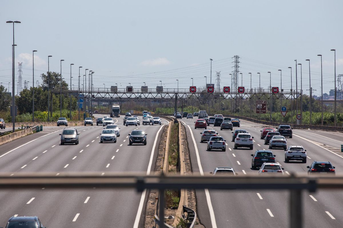 Llargues cues en l’operació tornada del cap de setmana Llargues cues en l’operació tornada del cap de setmana