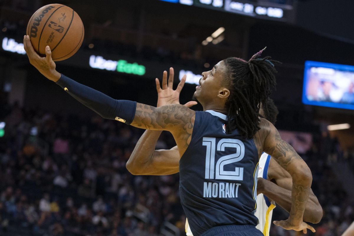 Ja Morant deja una bandeja en el encuentro disputado en la cancha de los Warriors Ja Morant deja una bandeja en el encuentro disputado en la cancha de los Warriors