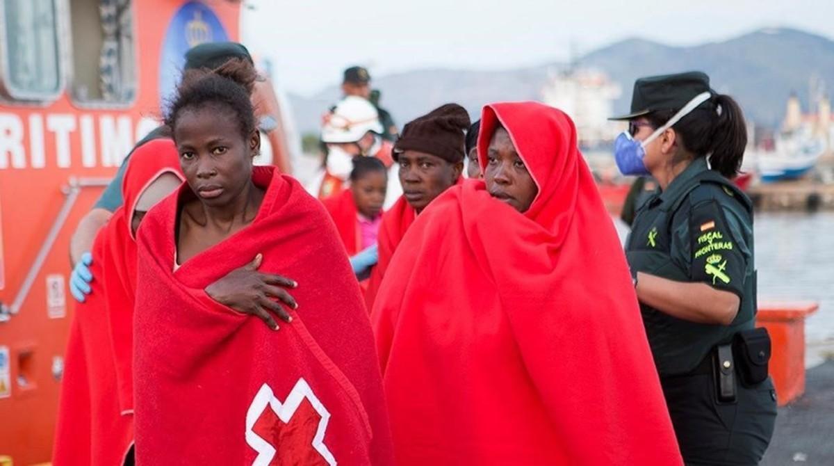 Inmigrantes rescatados cerca de la isla de Alborán. Inmigrantes rescatados cerca de la isla de Alborán.