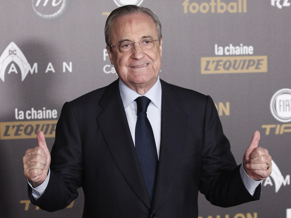 Florentino, a la llegada a una gala del Balón de Oro. Florentino, a la llegada a una gala del Balón de Oro.