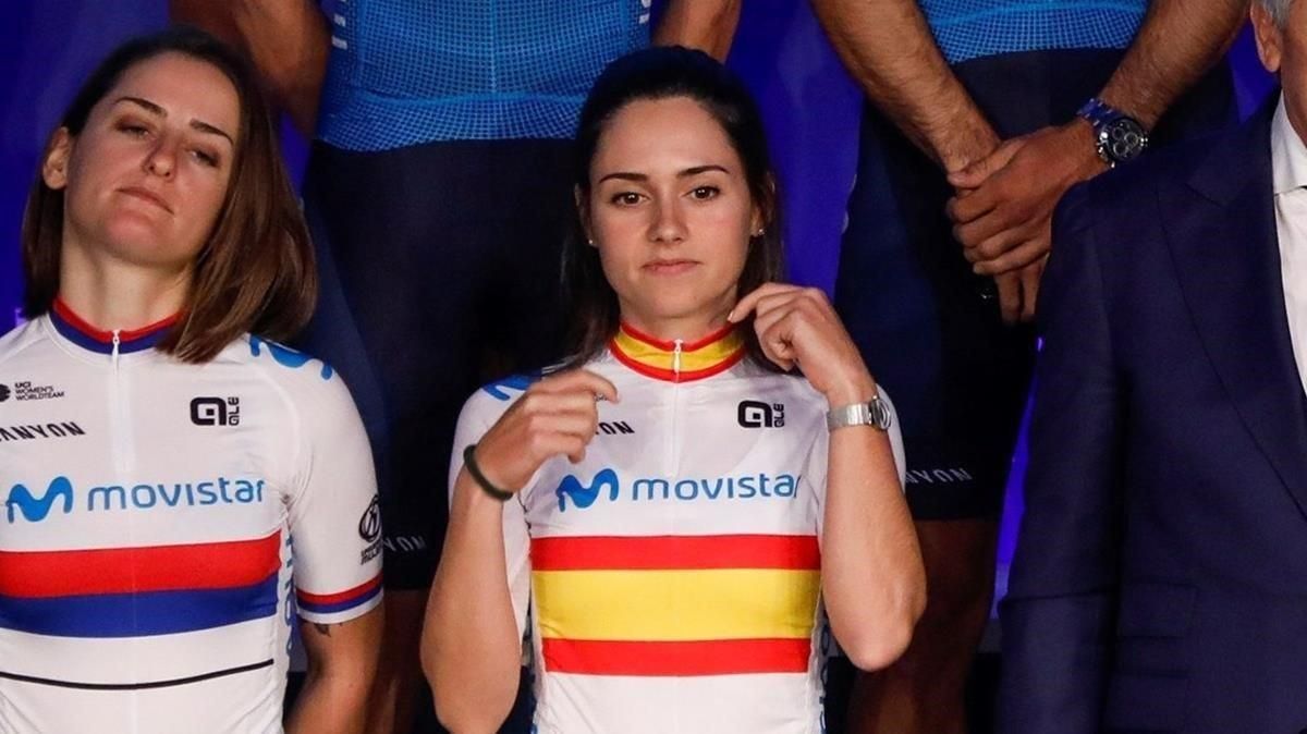 Lourdes Oyarbide, con el maillot de campeona de España, en la presentación del equipo Movistar. Lourdes Oyarbide, con el maillot de campeona de España, en la presentación del equipo Movistar.
