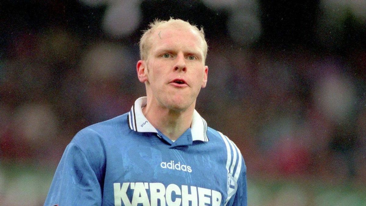 Yves Eigenrauch, en un partido de la Copa de la Uefa contra el Brujas, el 3 de diciembre de 1996. Yves Eigenrauch, en un partido de la Copa de la Uefa contra el Brujas, el 3 de diciembre de 1996.